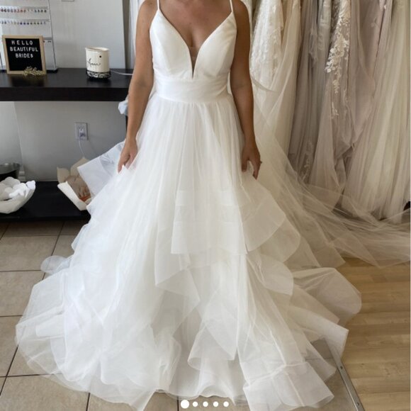 Essence of Austrailia Dresses & Skirts - Wedding Dress